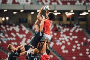 体操教练通过“评分对比表”减少主观误差